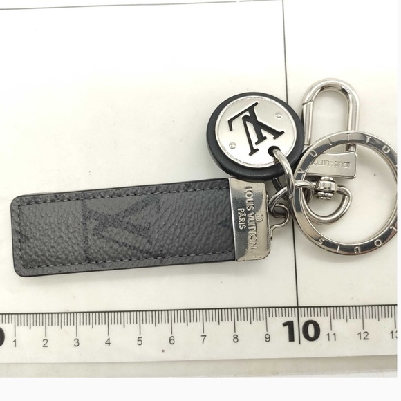 LOUIS VUITTON Midnight Keychain - Picture 1 of 5